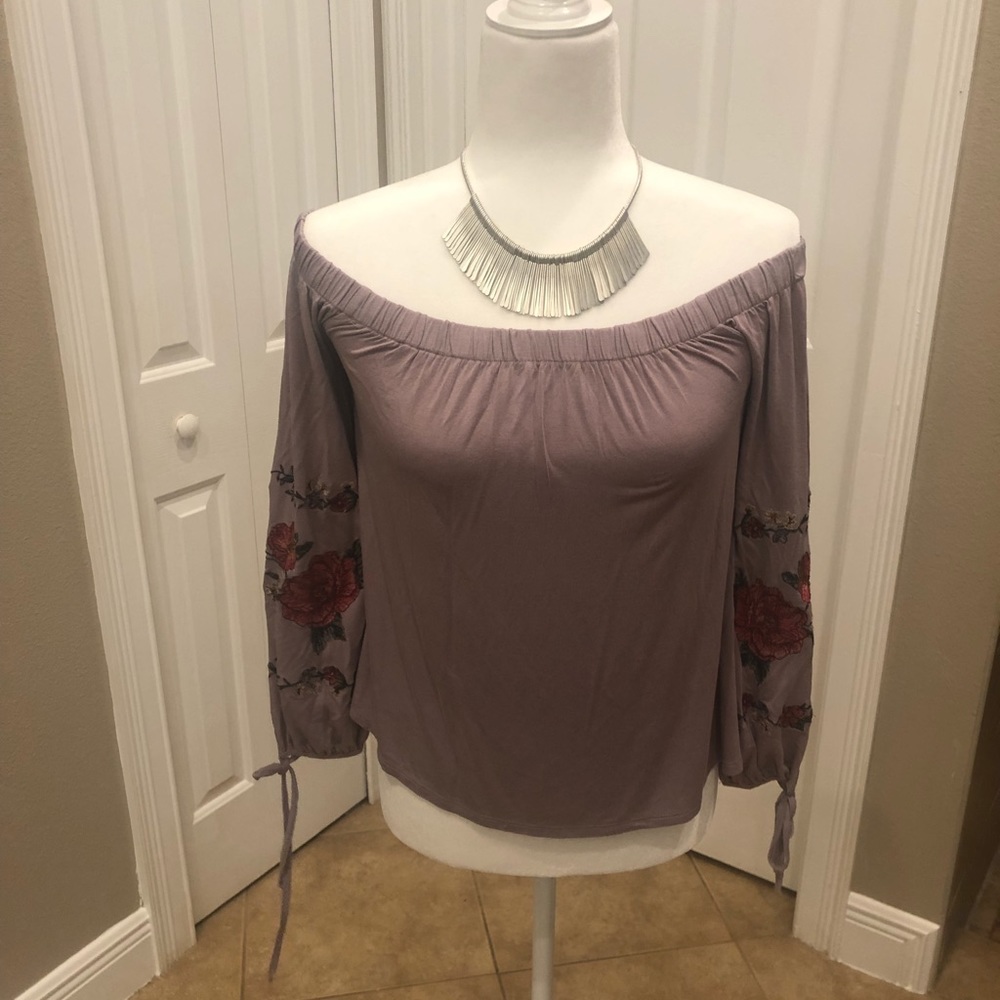 NWT American Eagle off shoulder embroidered shirt